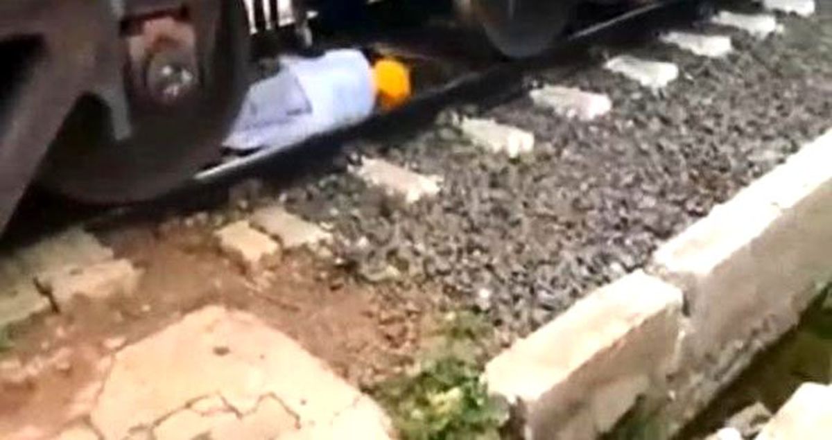 Trenin geldiğini son anda fark eden yaşlı çiftçi, raylara yatarak hayatta kaldı