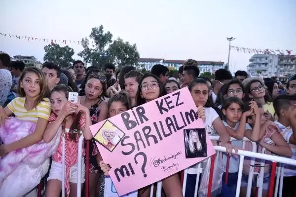 Aleyna'dan ilginç çıkış: Zaten kaç tane şarkım var ki! Aleyna'dan ilginç çıkış: Zaten kaç tane şarkım var ki!
