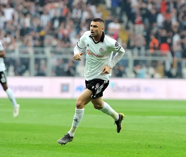 Beşiktaş'ın yeni kaptanı Burak Yılmaz oldu