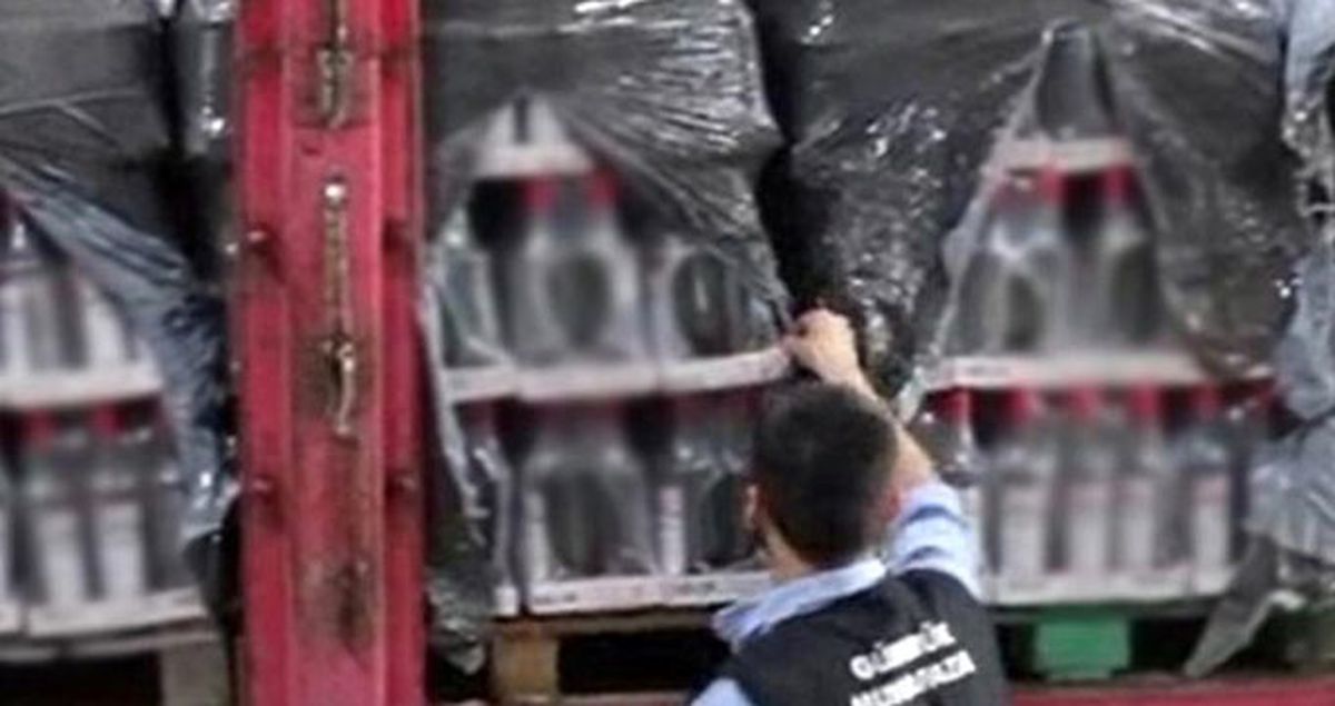 Bursa'da 6 ton ağırlığında sahte içki yakalandı