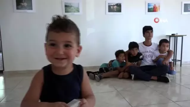 Köy çocukları, çekti köyde fotoğraf sergisi açıldı Köy çocukları, çekti köyde fotoğraf sergisi açıldı