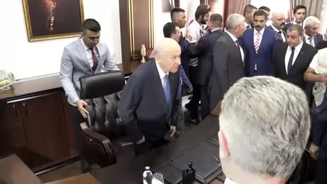 MHP Genel Başkanı Bahçeli, Amasya Belediyesini ziyaret etti MHP Genel Başkanı Bahçeli, Amasya Belediyesini ziyaret etti