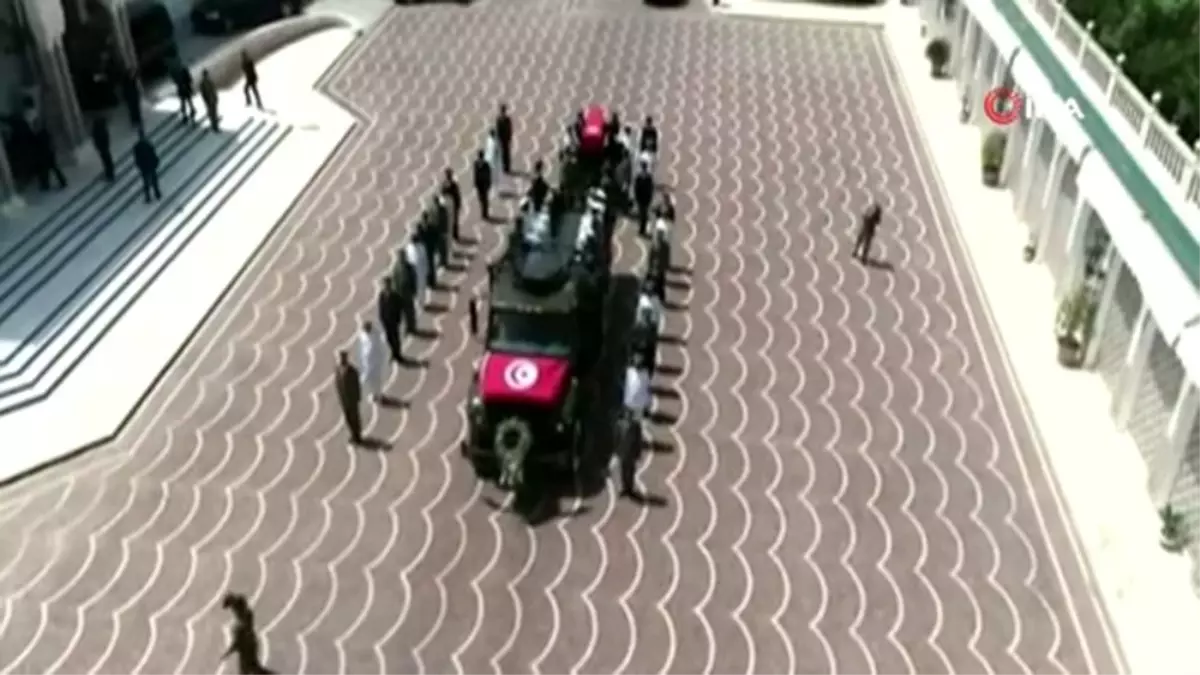 Tunus Cumhurbaşkanı Sibsi son yolculuğuna uğurlandı