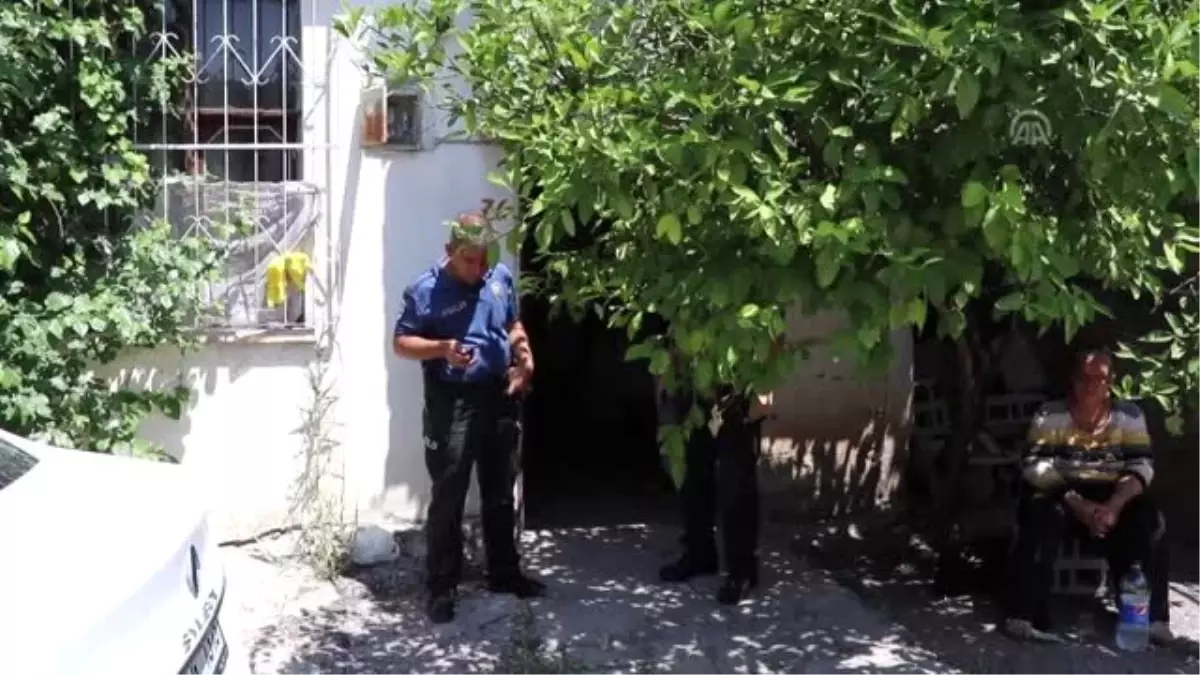 Bıçakla yaralama zanlısının evi kundaklandı