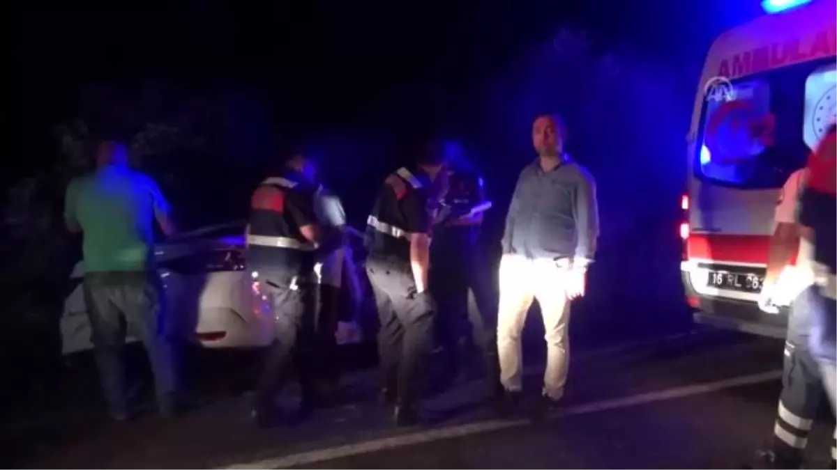 Bursa'da otomobille hafif ticari araç çarpıştı: 1 ölü, 2 yaralı