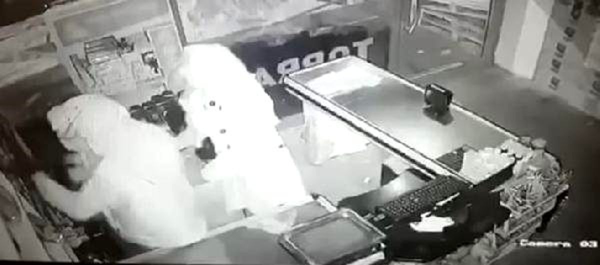 Kadın kıyafeti giyinip soygun yapan erkek hırsızlar yakalandı
