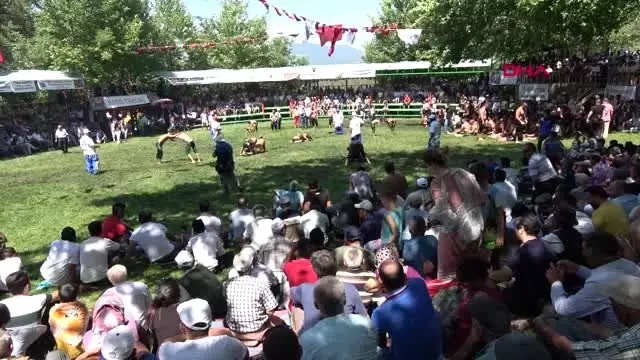 MUĞLA Başpehlivanlık güreşi 45 dakika sürdü MUĞLA Başpehlivanlık güreşi 45 dakika sürdü