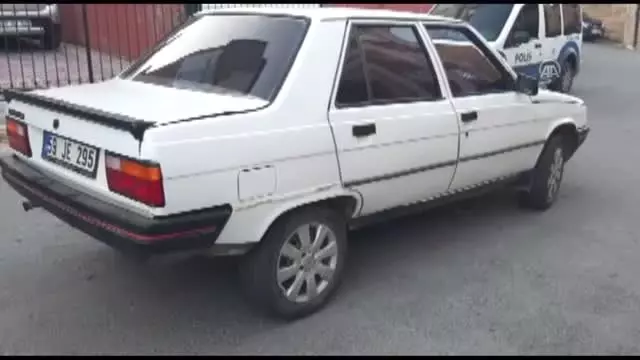 Otomobilden pompalı tüfekle ateş eden 2 şüpheli yakalandı Otomobilden pompalı tüfekle ateş eden 2 şüpheli yakalandı