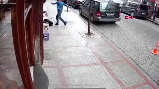 RİZE GENÇ KIZI YUMRUKLAYIP, TEKMELEYEN SALDIRGAN YENİDEN GÖZALTINDA RİZE GENÇ KIZI YUMRUKLAYIP, TEKMELEYEN SALDIRGAN YENİDEN GÖZALTINDA