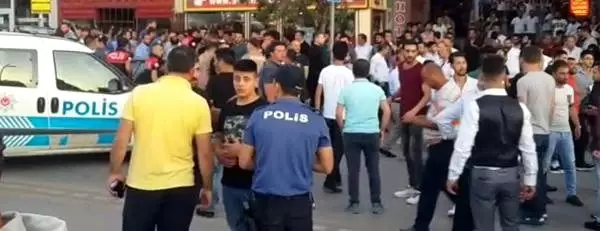 Tartıştığı genci gözünden yaralayan yabancı uyruklu kişiye linç girişimi Tartıştığı genci gözünden yaralayan yabancı uyruklu kişiye linç girişimi