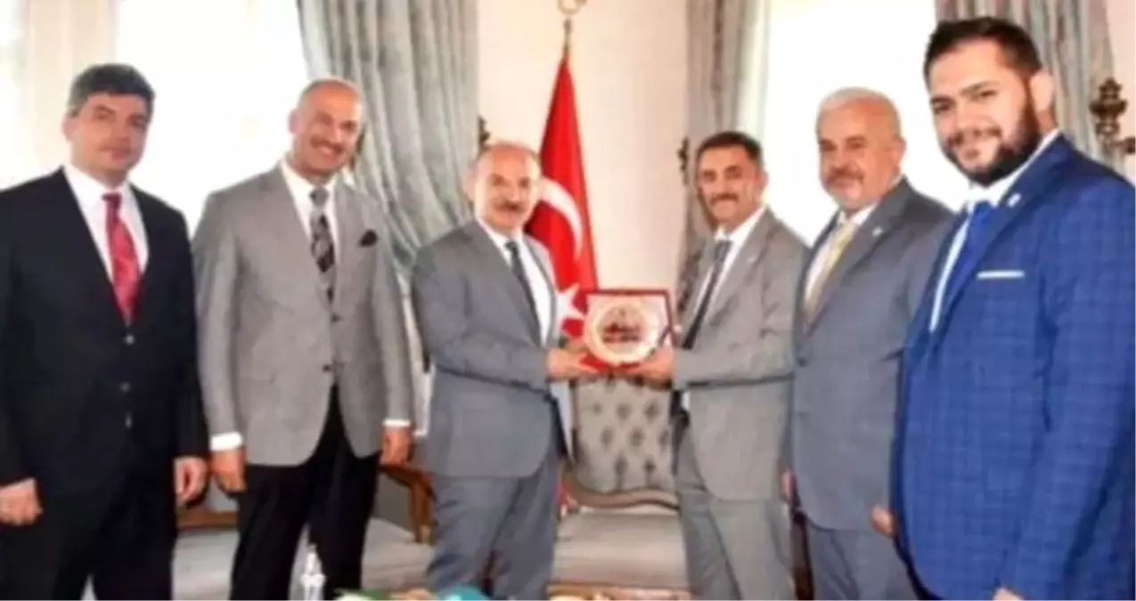 Cumhurbaşkanlığı'nın adını kullanıp vurgun yaptı