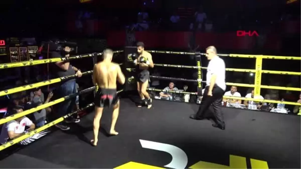 Kickboksçular Alanya'da ringe çıktı