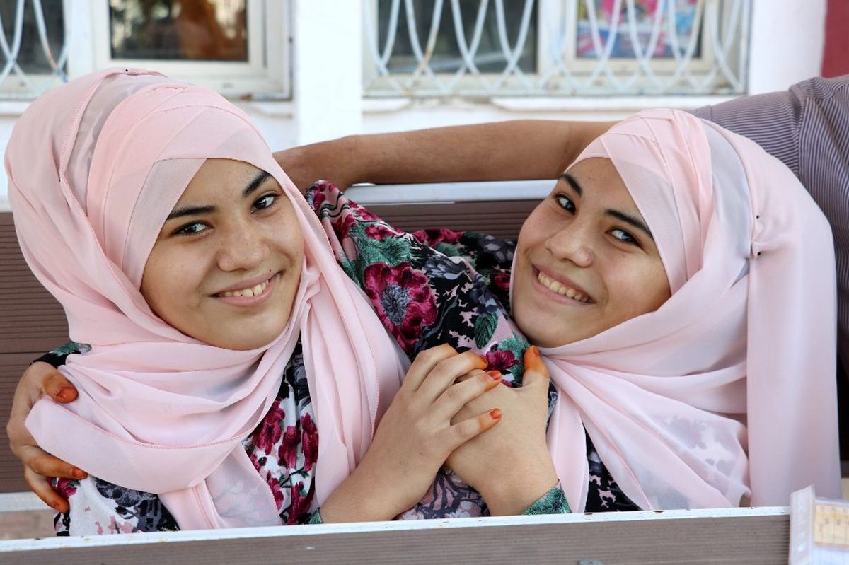 YKS'ye giren ilk siyam ikizleri, barajı geçemeyince tercih yapamadı