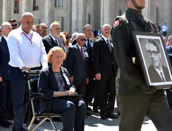 TBMM eski Başkanı Bozbeyli için Meclis'te tören TBMM eski Başkanı Bozbeyli için Meclis'te tören