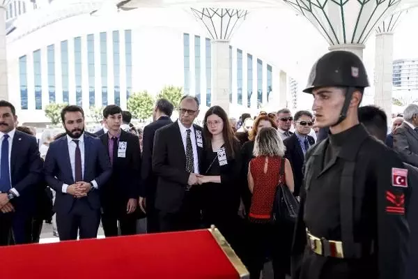 TBMM eski Başkanı Bozbeyli için Meclis'te tören (2) TBMM eski Başkanı Bozbeyli için Meclis'te tören (2)
