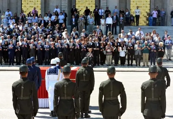 TBMM eski Başkanı Bozbeyli için Meclis'te tören TBMM eski Başkanı Bozbeyli için Meclis'te tören