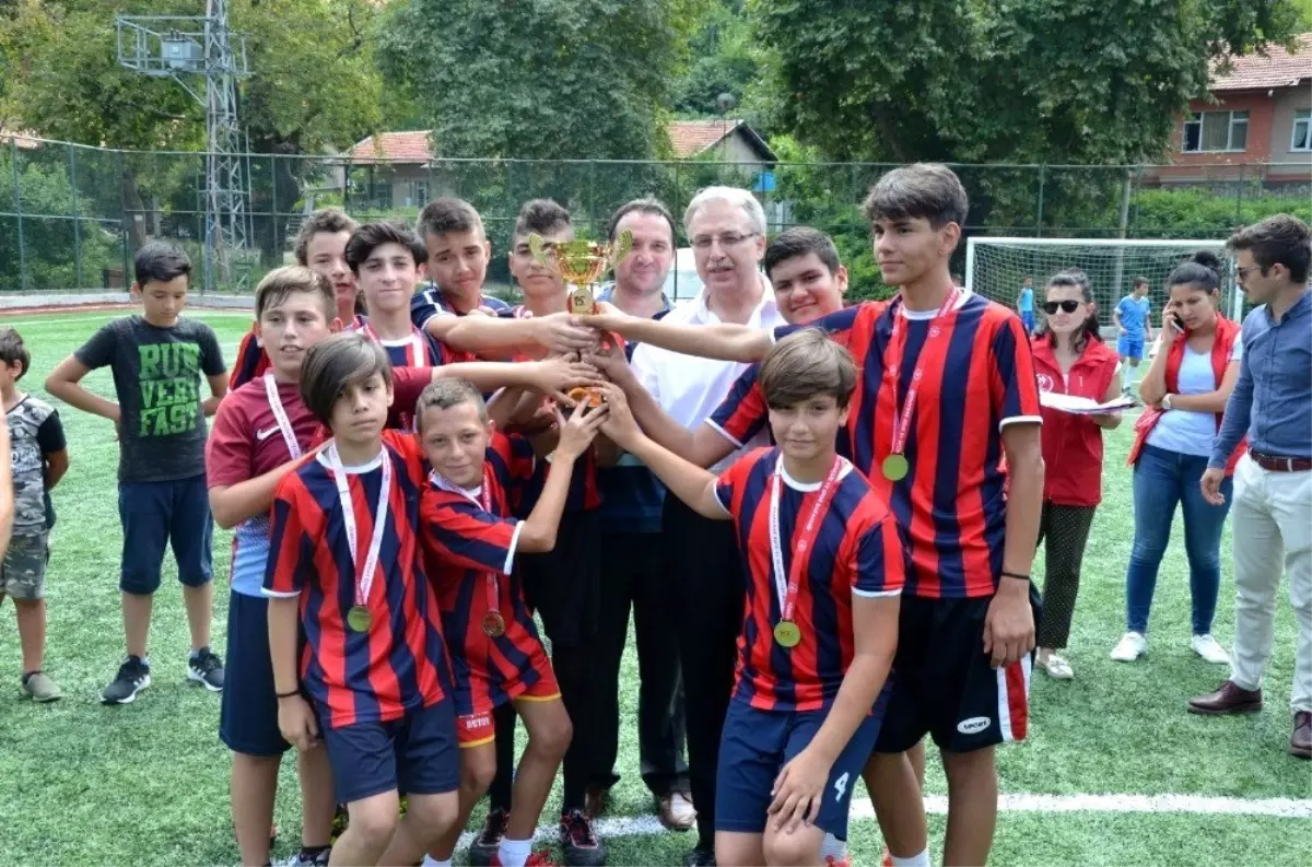 Camiler arası futbol turnuvası düzenlendi