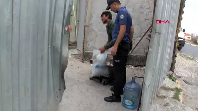 İSTANBUL-AVCILAR'DA KAÇAK GÖÇMEN OPERASYONU İSTANBUL-AVCILAR'DA KAÇAK GÖÇMEN OPERASYONU