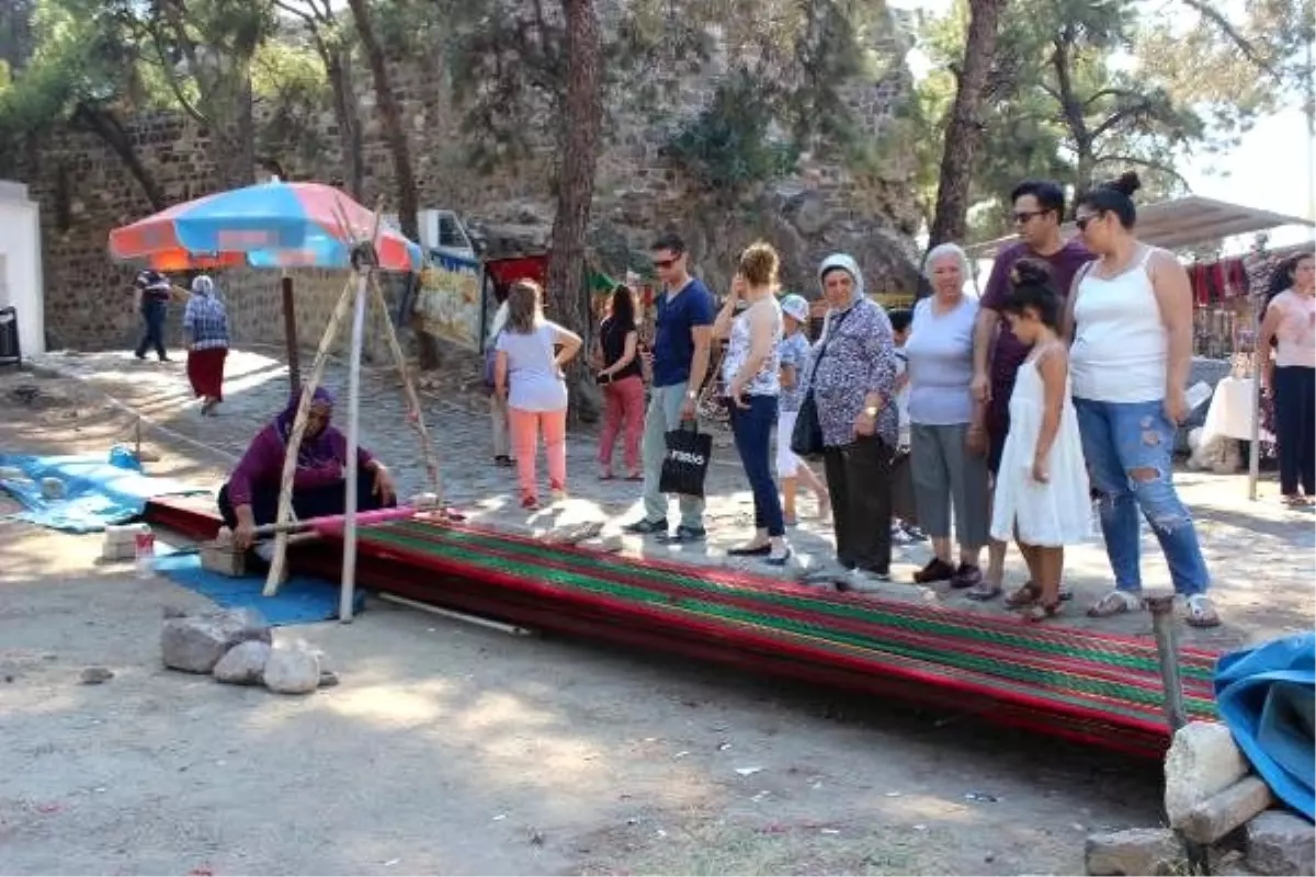 Kadifekale'de, kadınların dokuduğu ürünlere ilgi