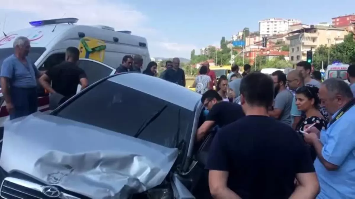 Kartal'da trafik kazası: 3 yaralı