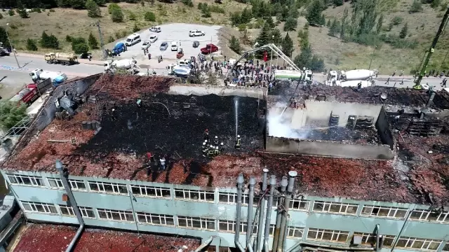 Konya'daki silah fabrikasındaki yangın söndürüldü Konya'daki silah fabrikasındaki yangın söndürüldü