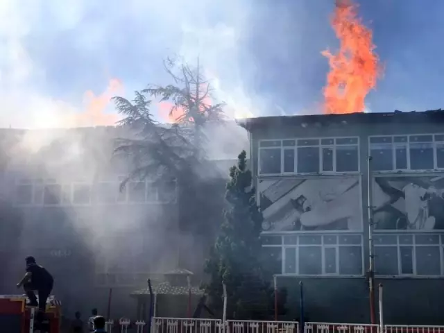 Konya'daki silah fabrikasındaki yangın söndürüldü Konya'daki silah fabrikasındaki yangın söndürüldü
