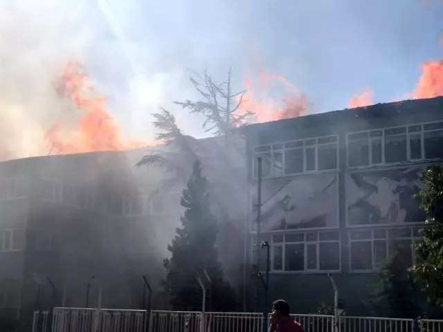 Konya'daki silah fabrikasındaki yangın söndürüldü Konya'daki silah fabrikasındaki yangın söndürüldü