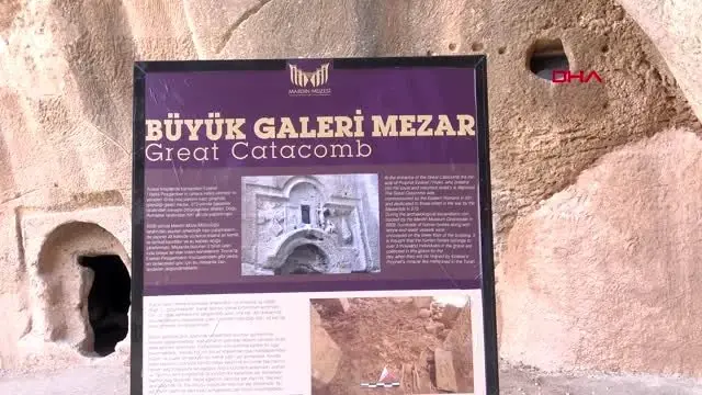 MARDİN'DE HALKA AÇIK SERGİLENEN 1500 YILLIK TOPLU MEZARLIK MARDİN'DE HALKA AÇIK SERGİLENEN 1500 YILLIK TOPLU MEZARLIK