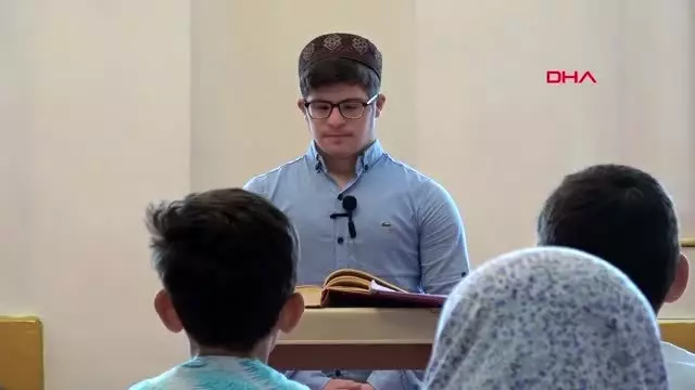 MERSİN DOWN SENDROMLU MUSA, KURAN KURSUNDA İSLAMİYET'İ ANLATIYOR MERSİN DOWN SENDROMLU MUSA, KURAN KURSUNDA İSLAMİYET'İ ANLATIYOR