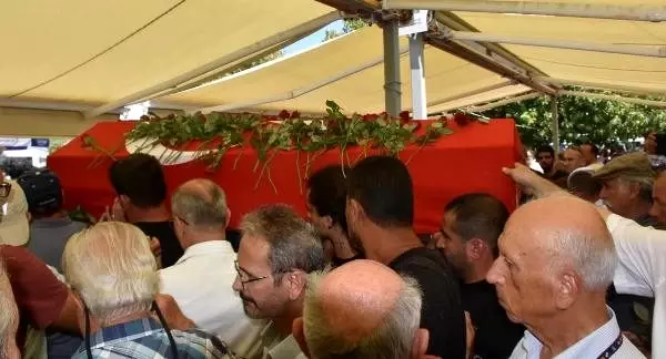 Prof. Dr. Erkanal, son yolculuğuna uğurlandı