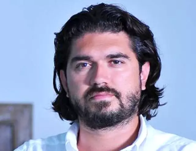Rasim Ozan Kütahyalı polis eşliğinde mahkemeye getirildi Rasim Ozan Kütahyalı polis eşliğinde mahkemeye getirildi