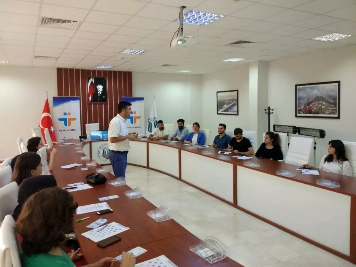 SUBÜ'lü öğrencilere iş başvuru eğitimi verildi