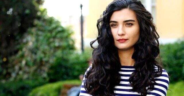 Tuba Büyüküstün yeni imajıyla bambaşka biri haline geldi!