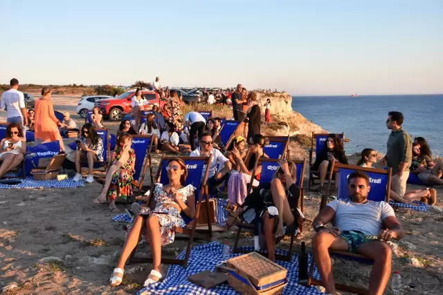 Ünlü isimlerin Bozcaada çıkarması Ünlü isimlerin Bozcaada çıkarması