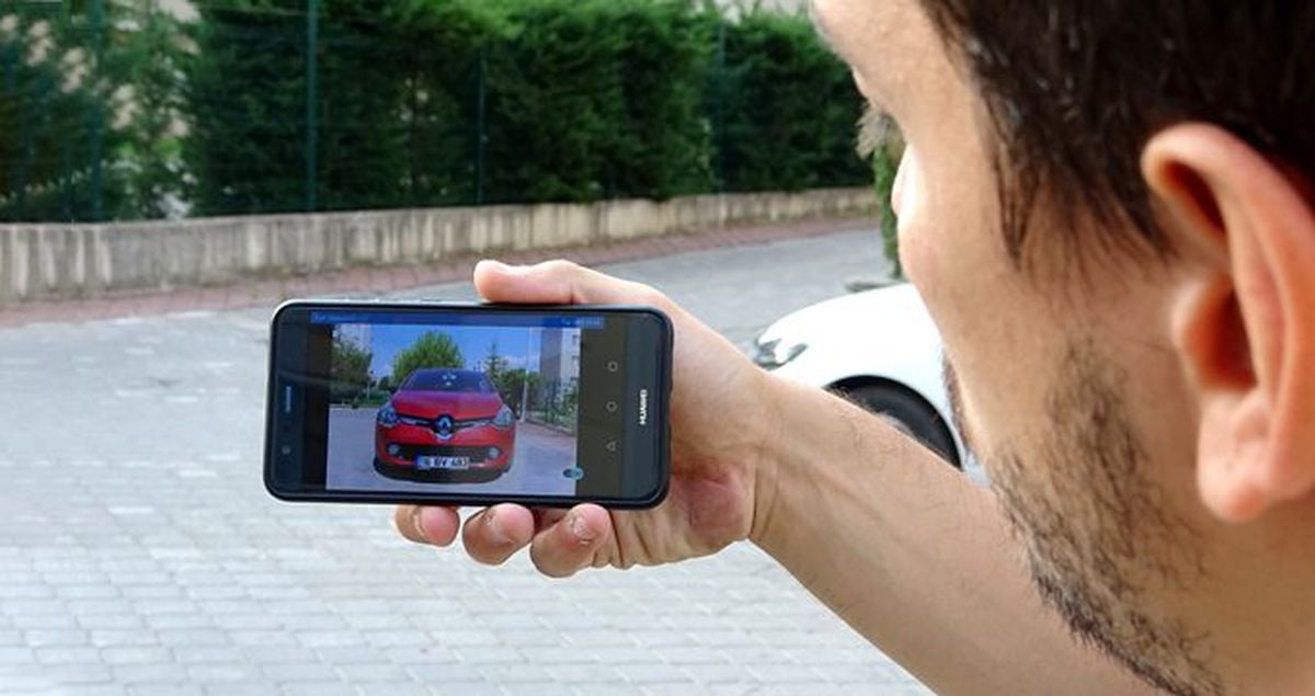Alıcı kılığına girip denemek için bindiği otomobili çalarak kaçtı