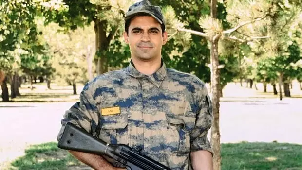 Askerden döndü önce sete koştu! Askerden döndü önce sete koştu!