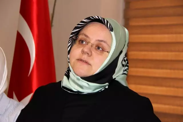 Bakan Selçuk, sel bölgesinde Bakan Selçuk, sel bölgesinde