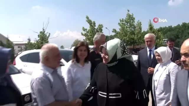 Bakan Selçuk, sel bölgesinde Bakan Selçuk, sel bölgesinde