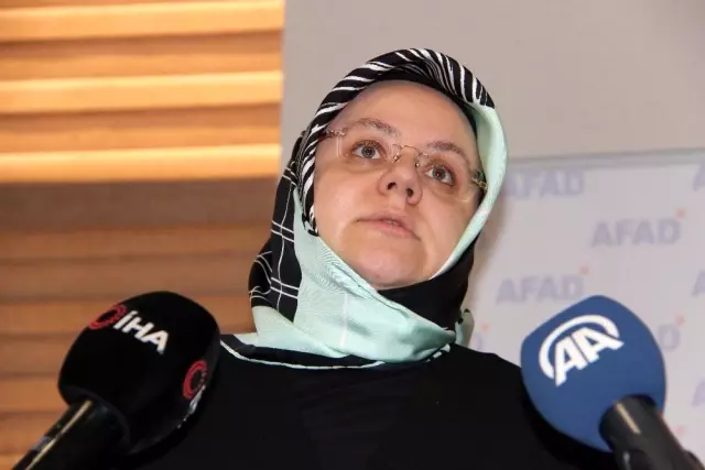Bakan Selçuk, sel bölgesinde Bakan Selçuk, sel bölgesinde