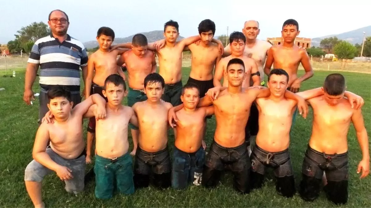 Burhaniyeli güreşçiler Kurtdere'ye hazırlanıyor