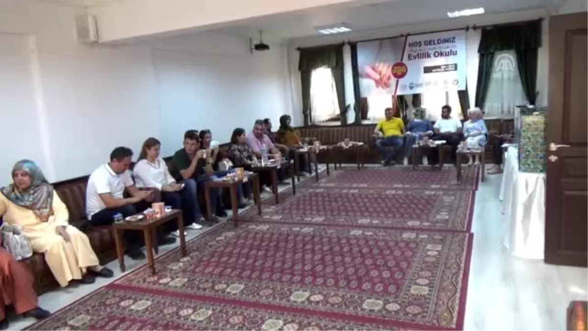 Çiftlere 'evlilik' eğitimi