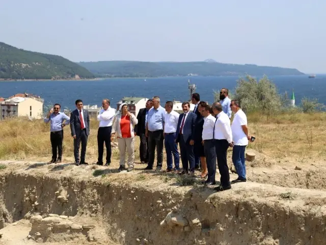 Eceabat Maydos Höyüğünde kazı çalışmaları devam ediyor Eceabat Maydos Höyüğünde kazı çalışmaları devam ediyor