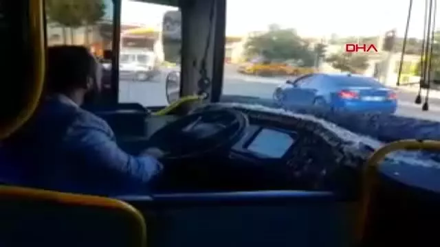 ELAZIĞ ŞOFÖRÜ GECİKİNCE YOLCU OTOBÜSÜNÜ BELEDİYE BAŞKANI KULLANDI ELAZIĞ ŞOFÖRÜ GECİKİNCE YOLCU OTOBÜSÜNÜ BELEDİYE BAŞKANI KULLANDI