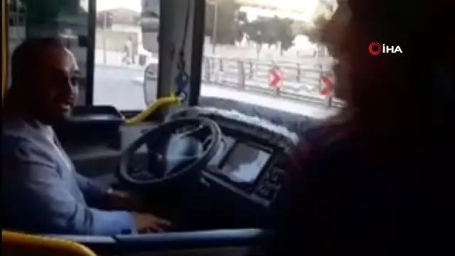 Halk otobüsü şoförü gecikince belediye başkanı direksiyon başına geçti Halk otobüsü şoförü gecikince belediye başkanı direksiyon başına geçti