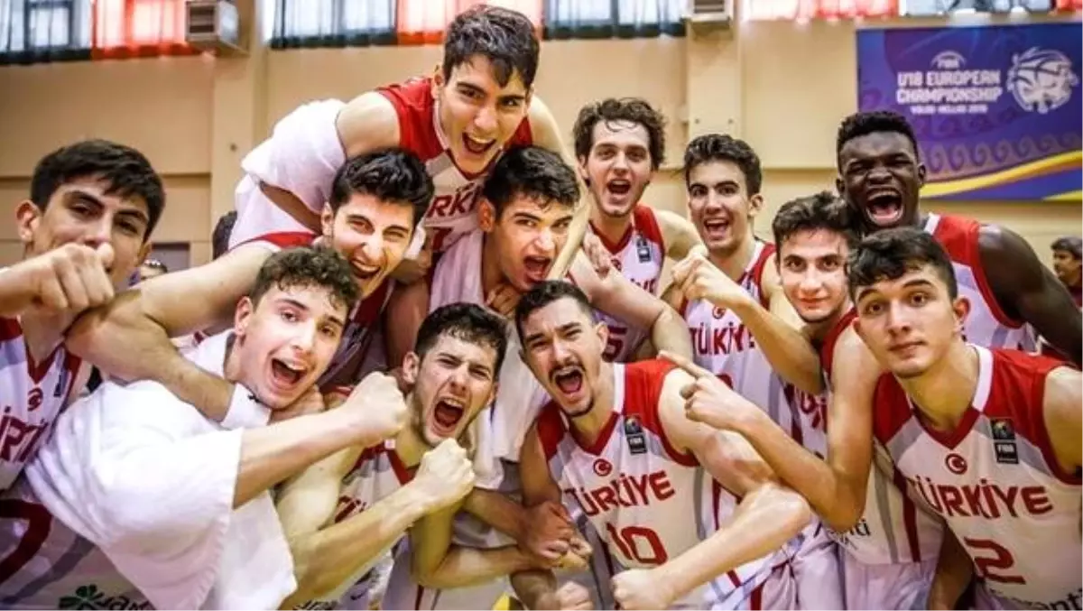 İtalya'yı deviren 18 Yaş Altı Milli Takımımız, çeyrek finalde!