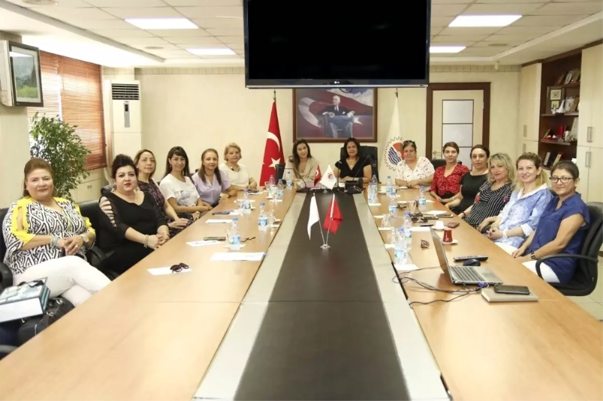 Kadın girişimciler kot giysileri dönüştürerek katmadeğer sağlayacak