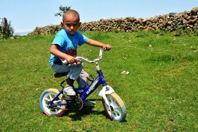 Minik Murat'ın en büyük hayali yeni bir bisiklet