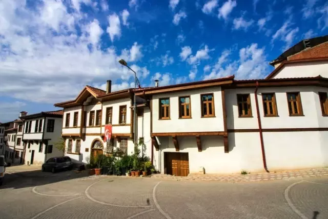 Tarih boyunca 18 medeniyetin yerleşim yeri Osmaneli Tarih boyunca 18 medeniyetin yerleşim yeri Osmaneli