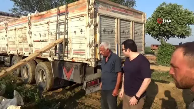 Tarlada çalışan işçilerin kaymakam şaşkınlığı Tarlada çalışan işçilerin kaymakam şaşkınlığı