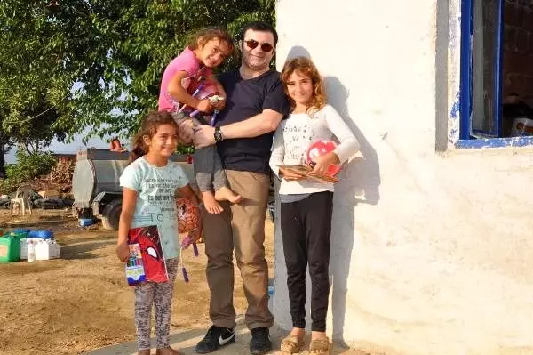 Tire Kaymakamı Tarıseven'den mevsimlik işçilere ziyaret Tire Kaymakamı Tarıseven'den mevsimlik işçilere ziyaret